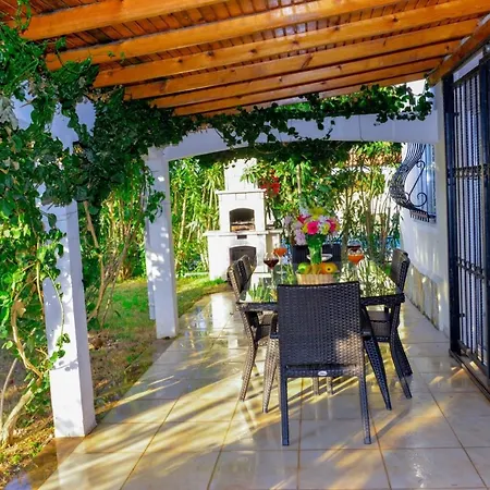 Gorgeous Secluded With Private Pool And Bbq In Antalya
